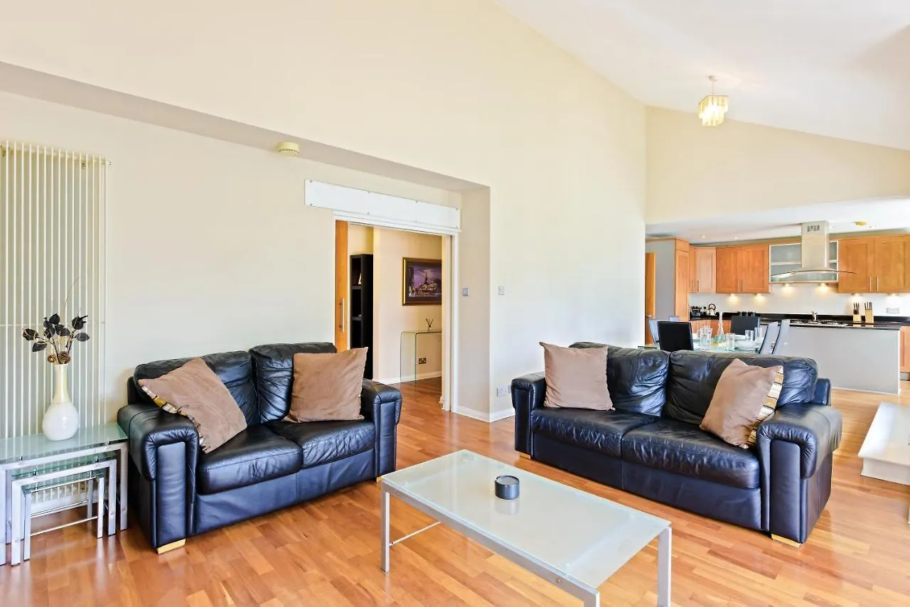 דירות אדינבורו Britannia Penthouse