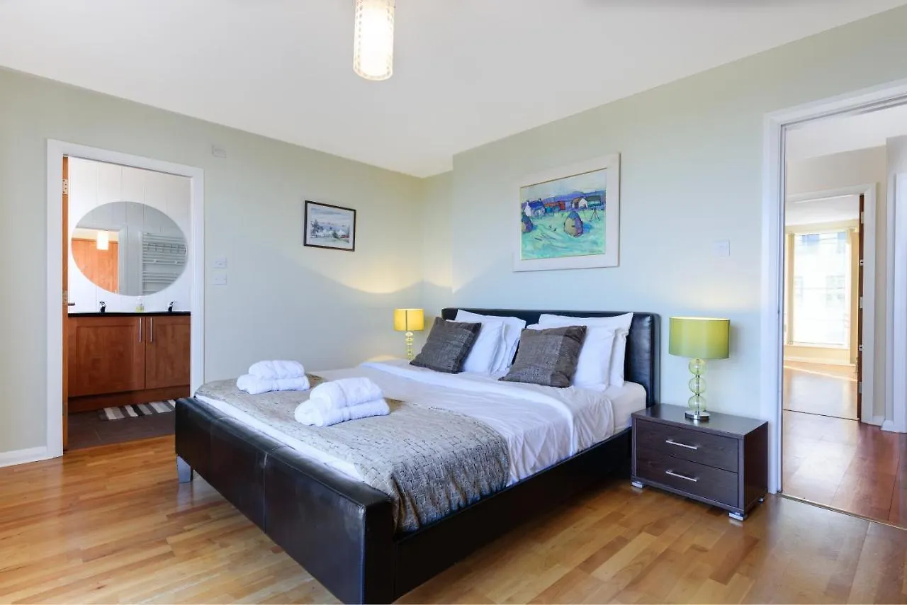 דירות אדינבורו Britannia Penthouse 0*,  בריטניה